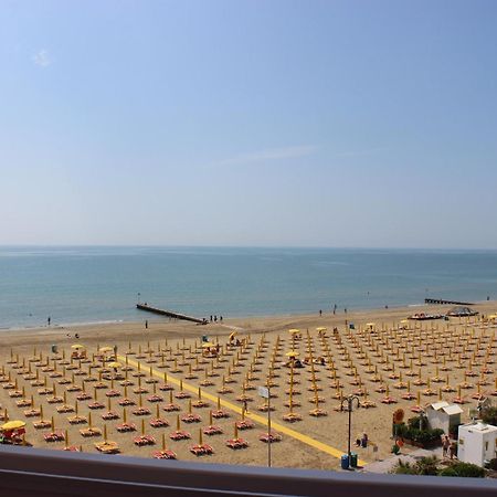 Hotel Loreley Lido di Jesolo Exteriör bild