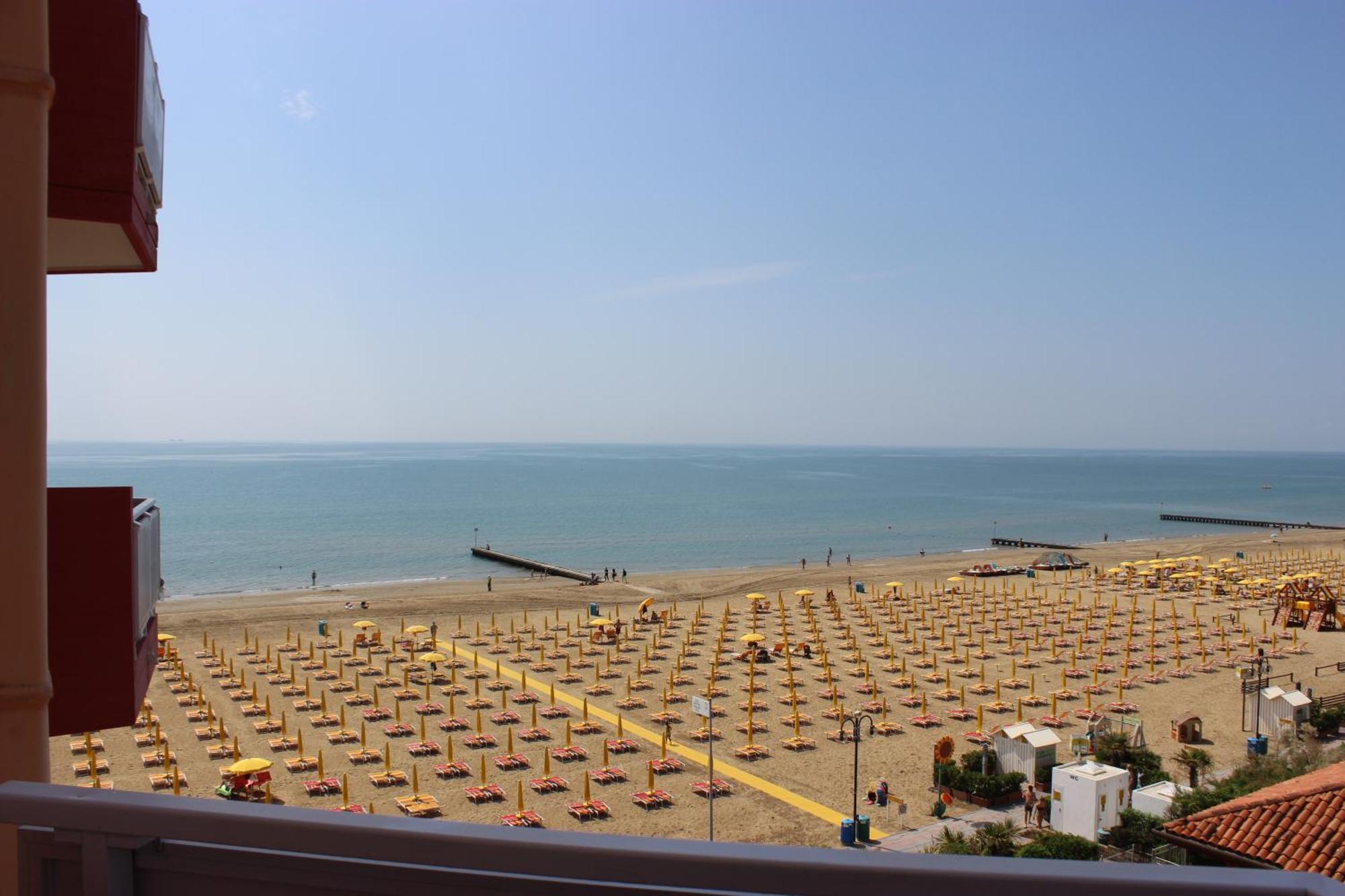 Hotel Loreley Lido di Jesolo Exteriör bild